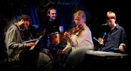 Image of artist Alex Ventling