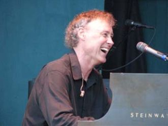 Image of artist Bruce Hornsby