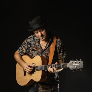 Image of artist Danny Trent