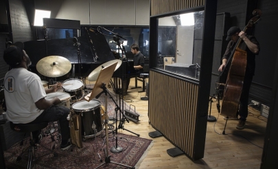 Image of artist Simon Linnert Trio