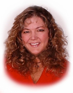 Image of artist Vicki Logan